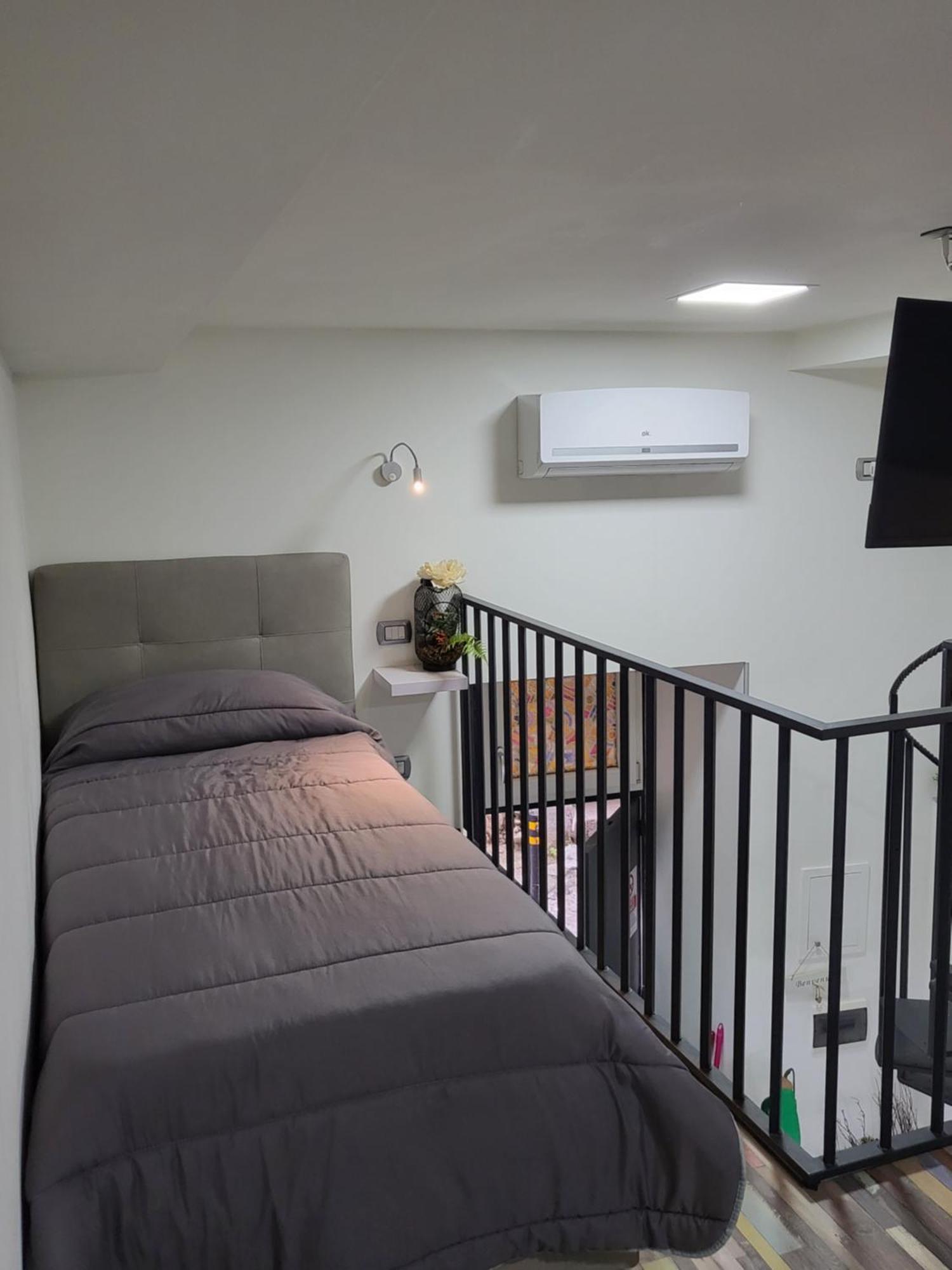 Appartement L'Approdo Di Dante à Naples Extérieur photo
