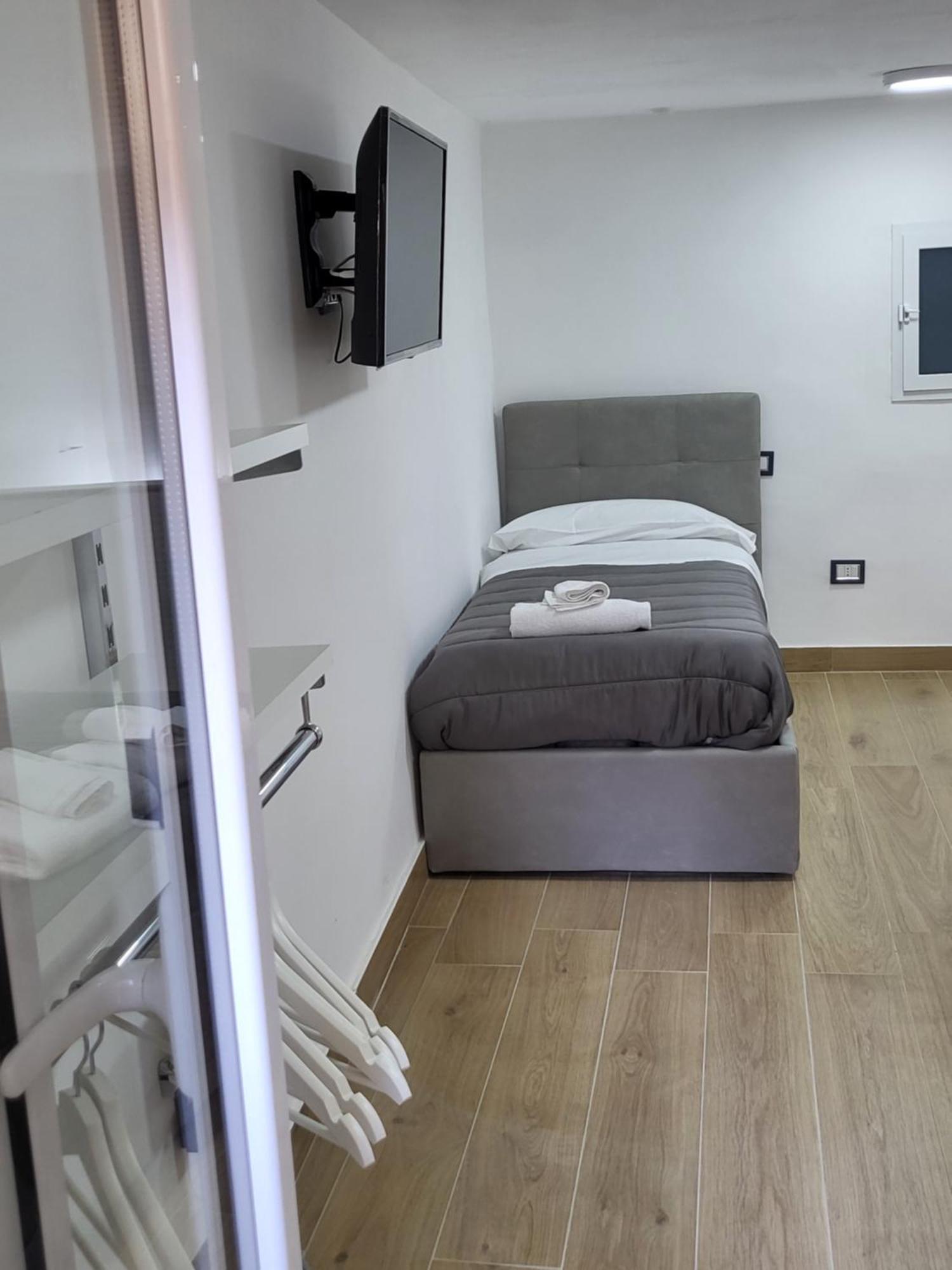 Appartement L'Approdo Di Dante à Naples Extérieur photo